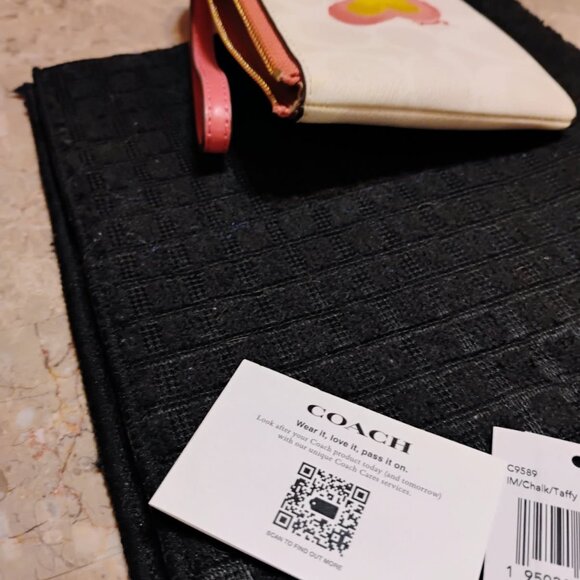 Coach butterfly wristlet - Picture 2 of 4